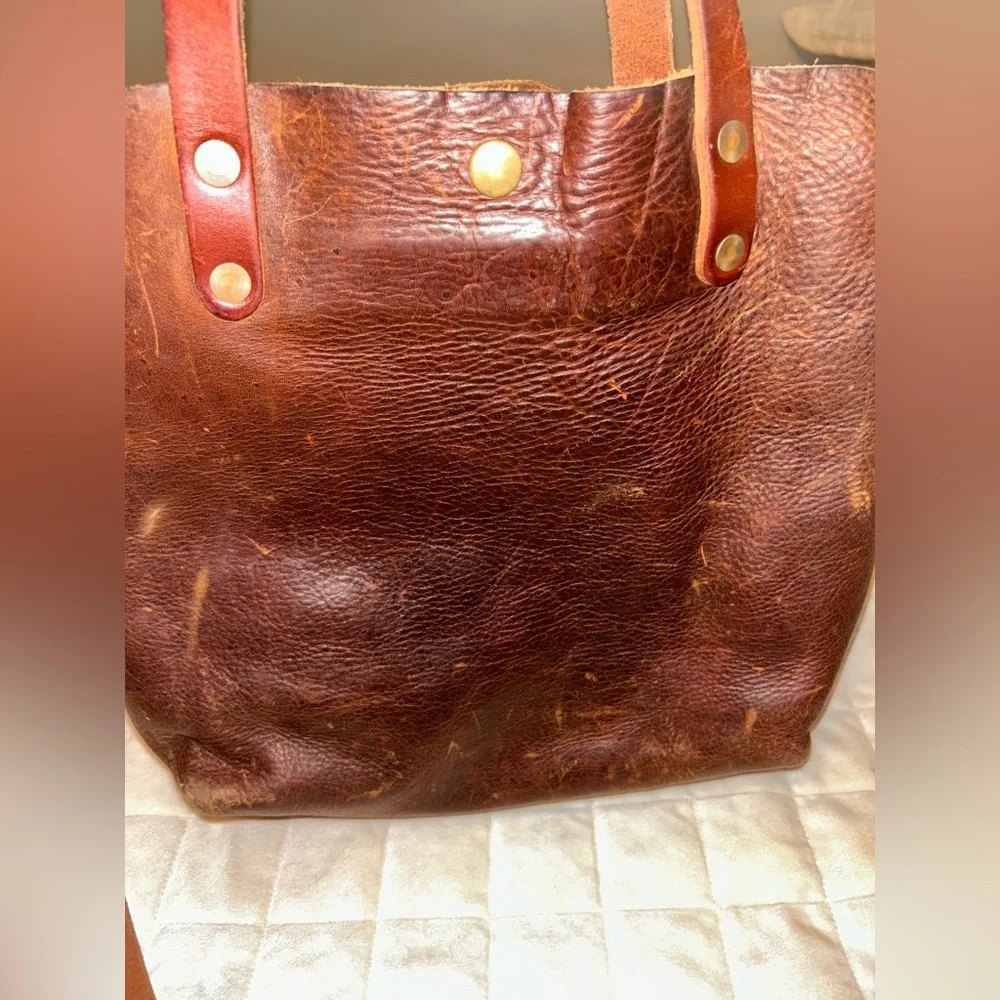 ❤️Preloved❤️ KMM & Co Leather Mini Tote Bag Crossbody Strap Distressed - Picture 3 of 6